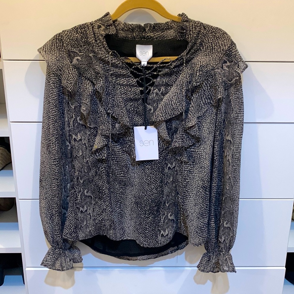 Sen grey and black long sleeve blouse